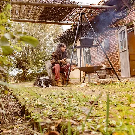 Casa de Férias Vakantiewoning Op Natuurterrein T Heuvelhof Met Optioneel Hottub En Sauna